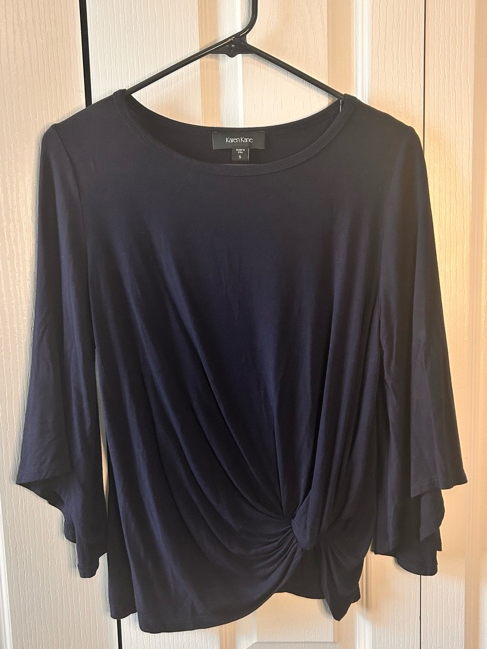 Karen Kane Women’s Size Large Navy Twist Hem 3/4 Sleeve Top Blouse Stretch